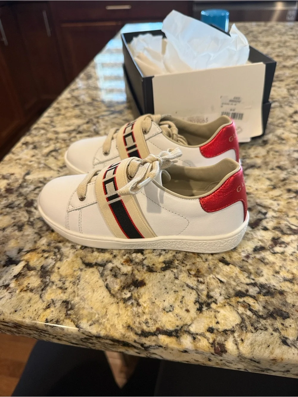 Gucci Kids White Logo Rubber Sole Sneakers authentic unisex